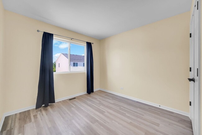 Building Photo - 1476 Manning Ave