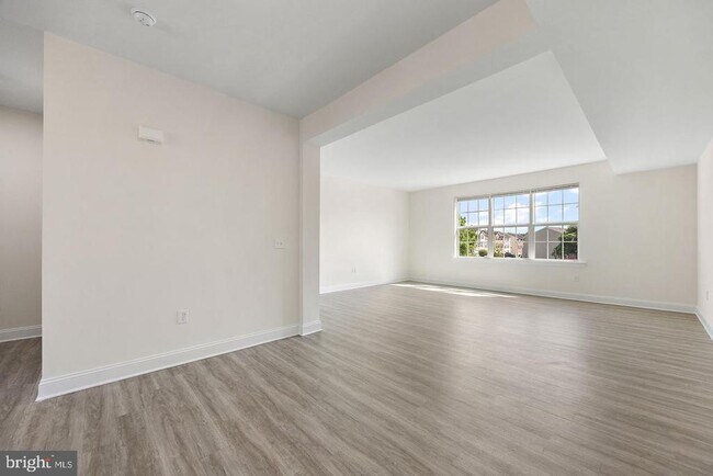 Building Photo - 611 Pony Ln