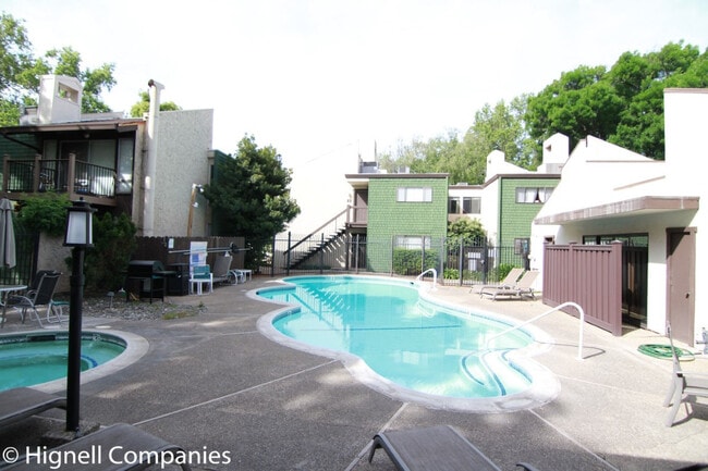 Building Photo - MOVE IN SPECIAL $300 OFF FIRST MONTHS RENT