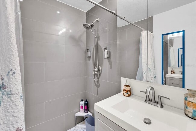 Building Photo - 3315 58th Ave S