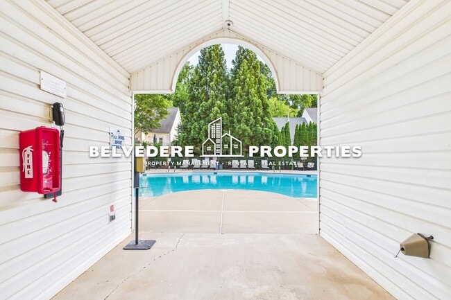 Building Photo - Mid-Term Rental in Coble Farm