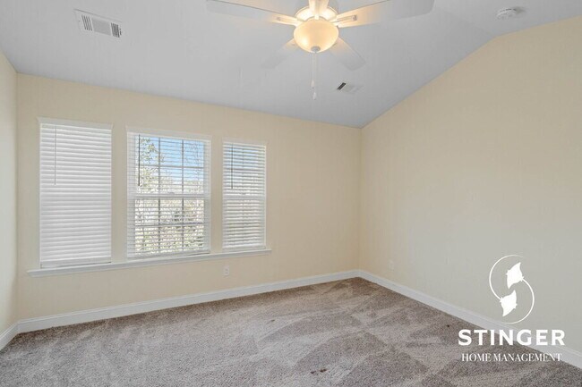 Building Photo - 204 Admiration Ave