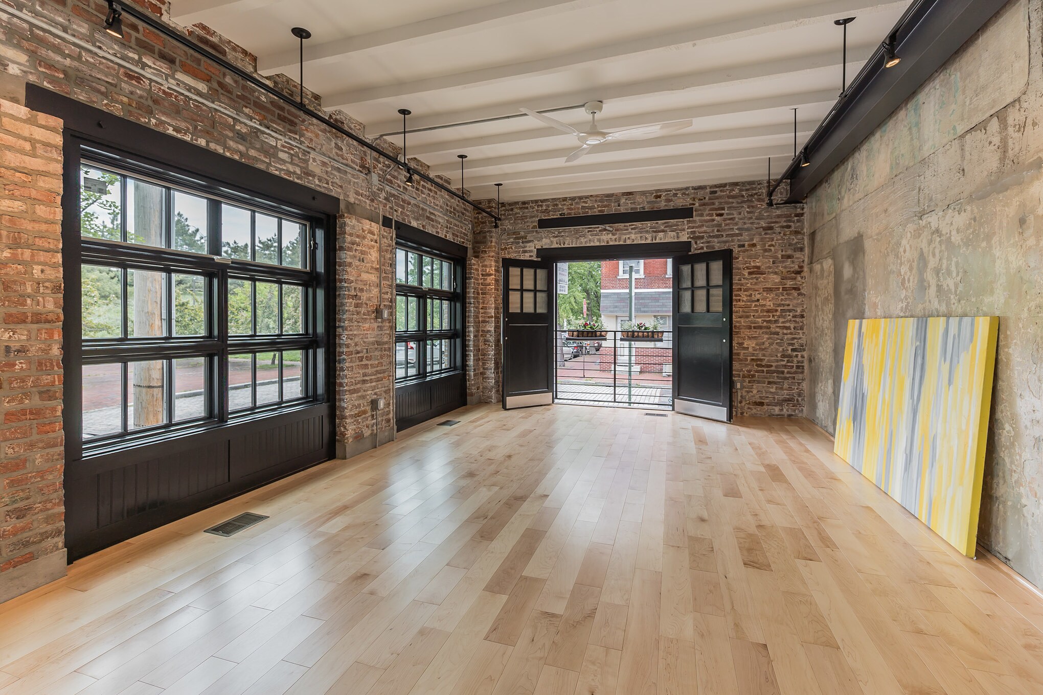 Building Photo - 318 N Lawrence St