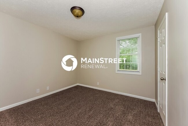 Building Photo - 4 Bedroom Pet-Friendly Home in Madison, TN with Main Street Renewal