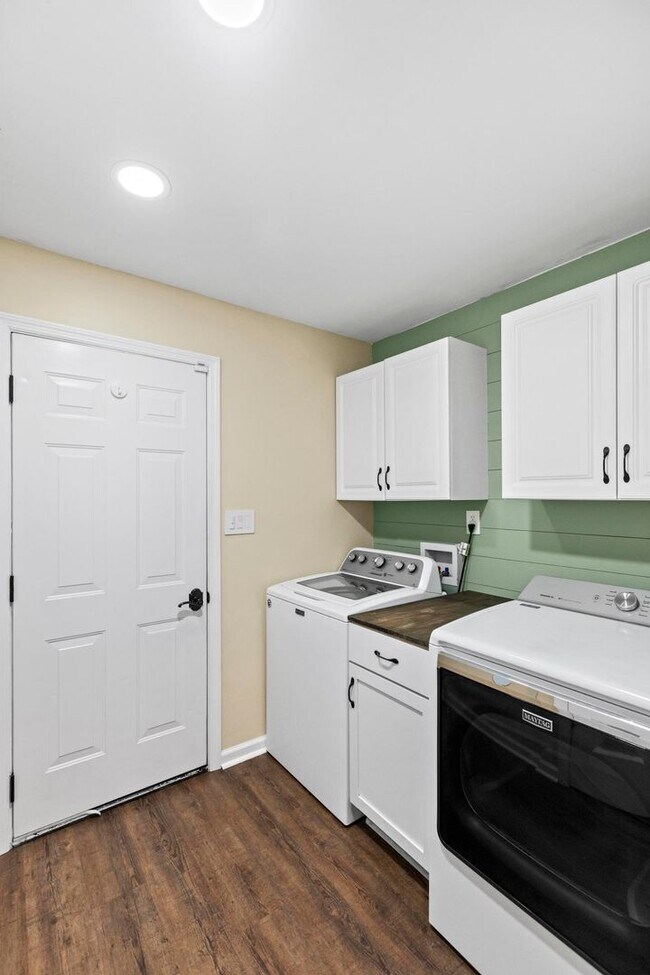 Building Photo - Swansboro Home for Rent!