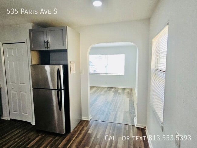 Building Photo - 535 Paris Ave S