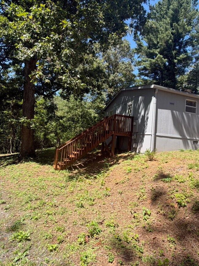 Building Photo - 25 Crestfield Ave