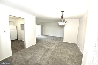 Building Photo - 11326 Cherry Hill Rd