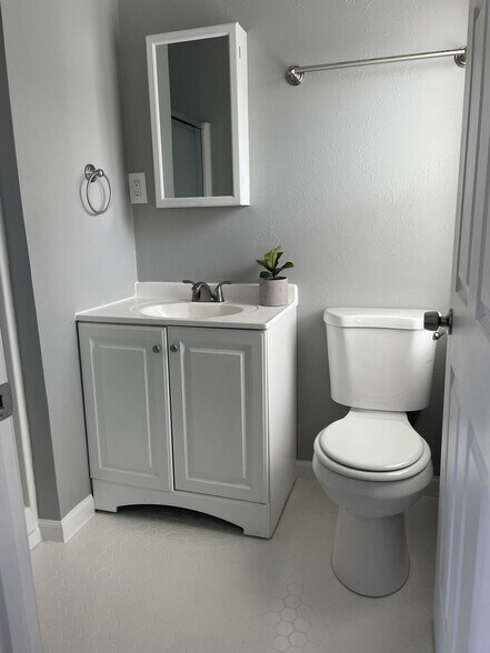 Building Photo - 3226 SE Rockwood St