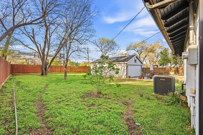 Building Photo - Charming 3/2/2 in Midway Hollow Coming Soon