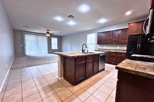 Building Photo - 2969 E Isaiah Ave