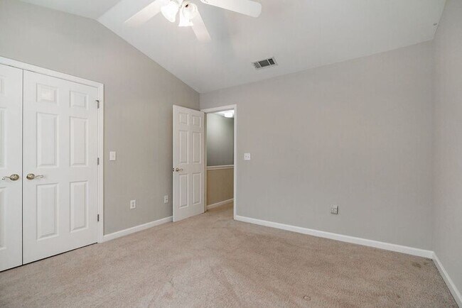 Building Photo - 101 Wood Lake Dr