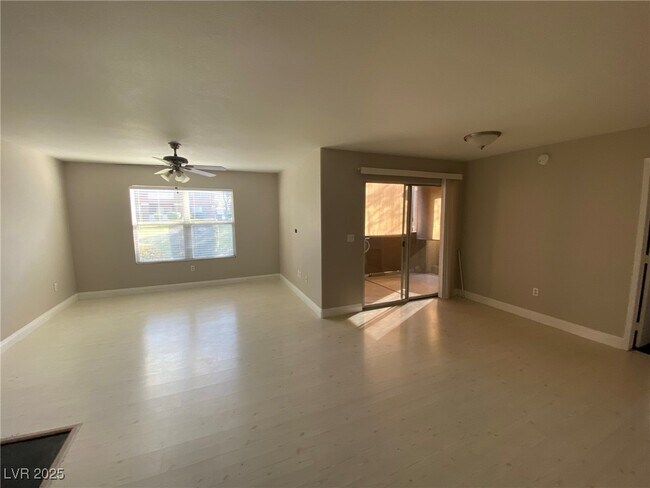 Building Photo - 555 E Silverado Ranch Blvd