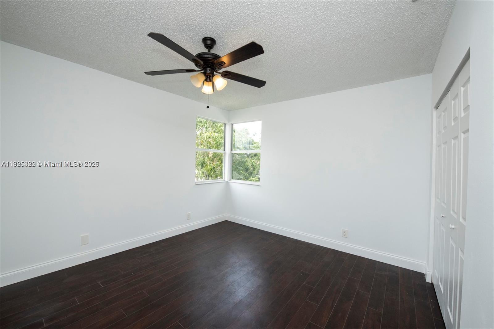 Building Photo - 1127 SW 104th Way
