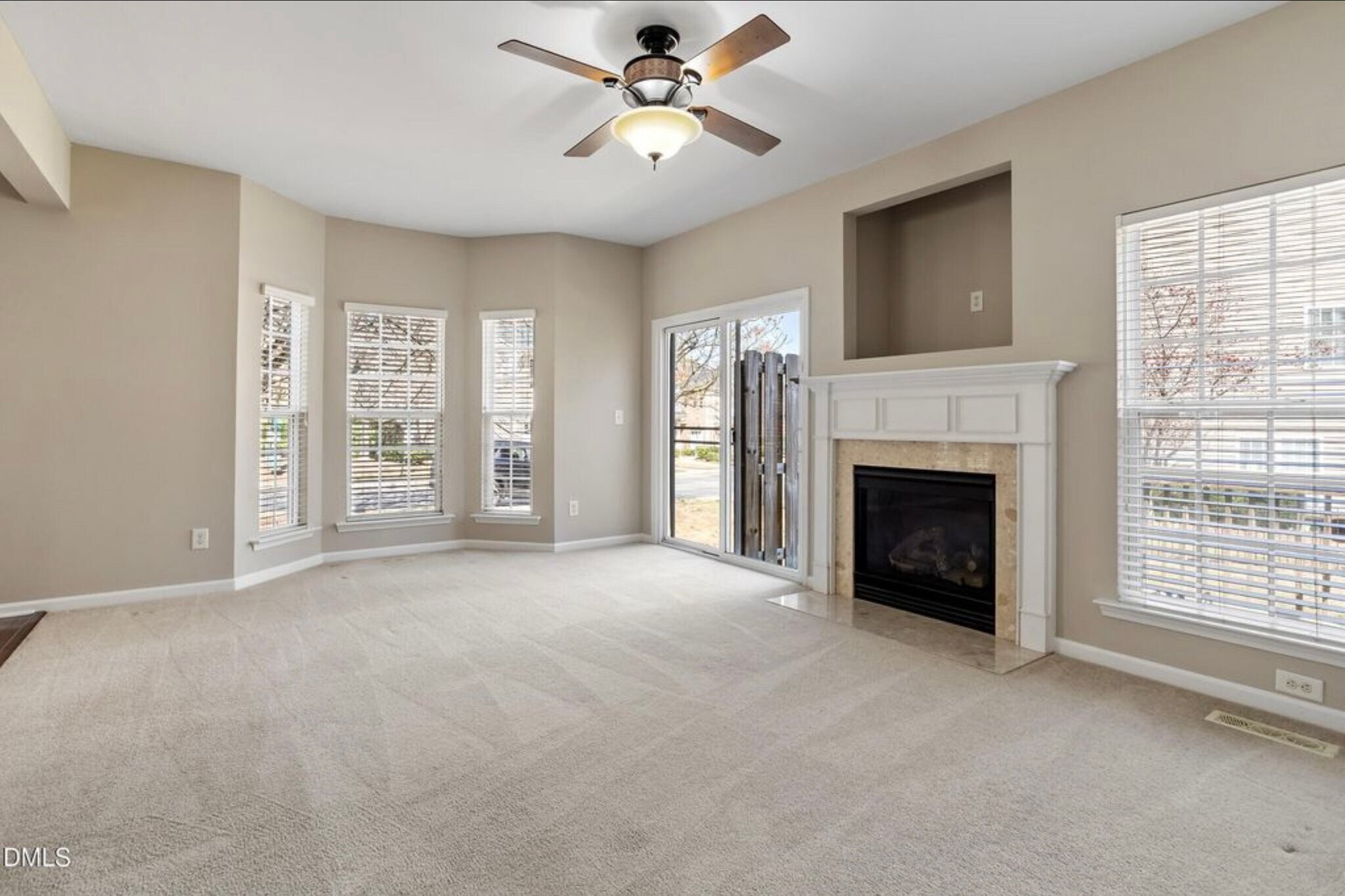 Building Photo - 305 Anterbury Dr