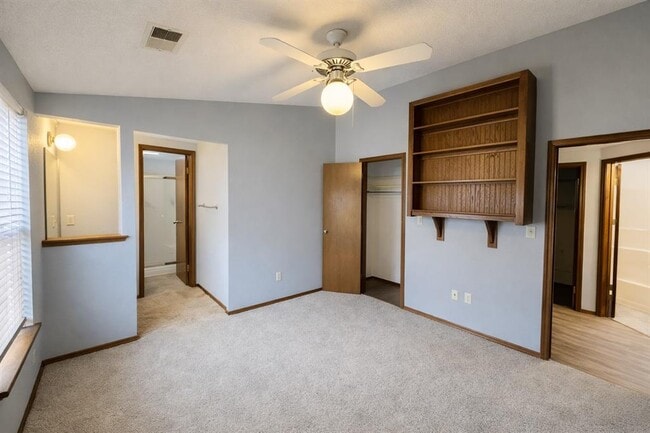 Building Photo - 2138 Lonnie Ln