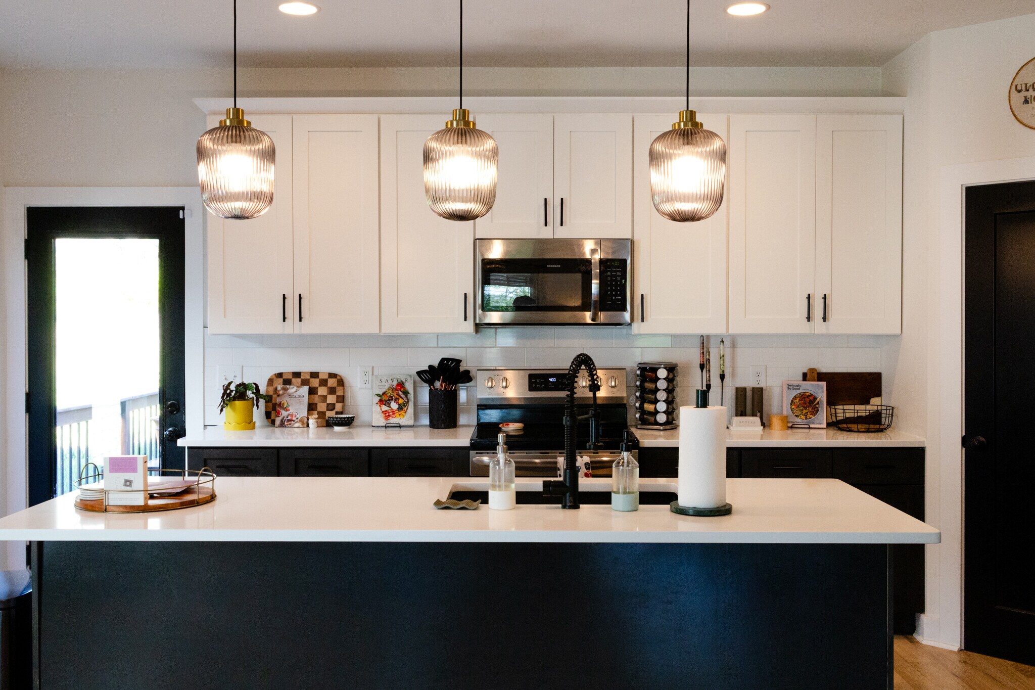 Building Photo - 3051 Hillside Rd