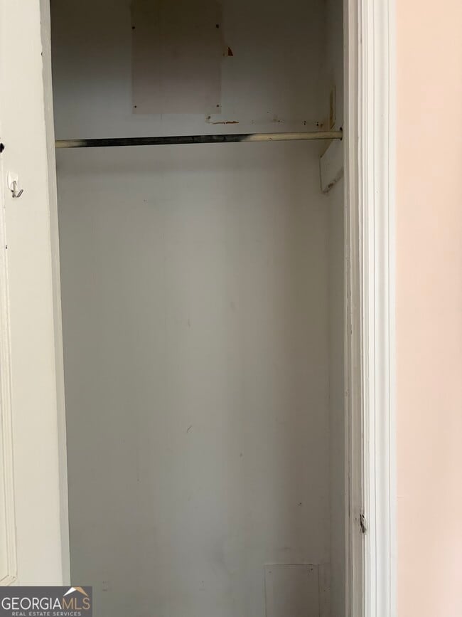 Building Photo - 102 W Grady Ave