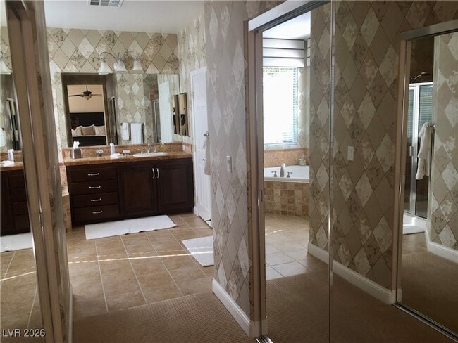 Building Photo - 1169 Midori St