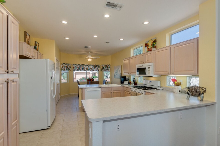 Building Photo - 15349 W Ganado Dr