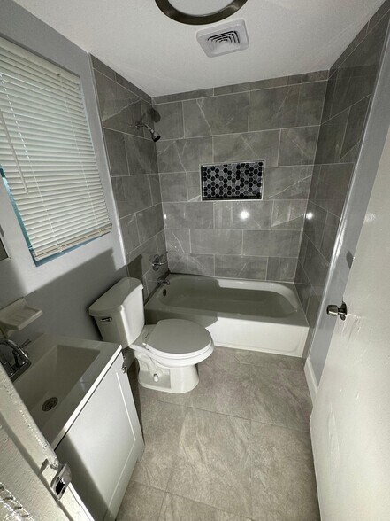 Building Photo - 1039 Phelps St