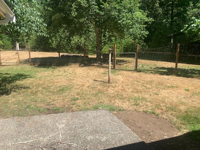 Building Photo - 3 Bed/1 Bath +Garage & Shop, Marblemount