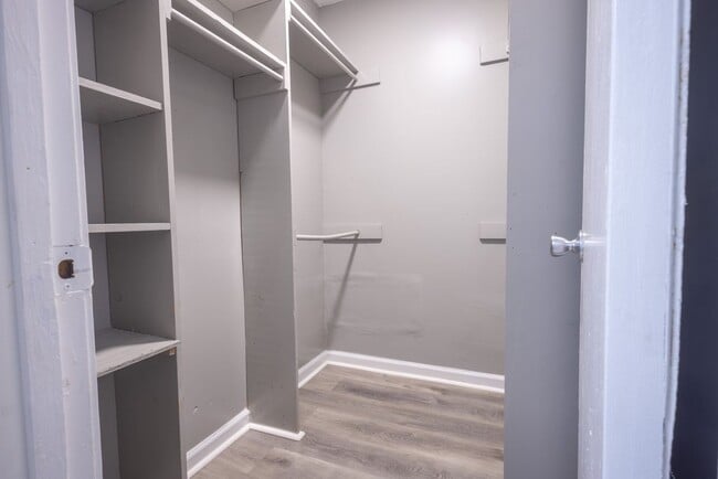 Building Photo - 4693 Deep Brook Dr