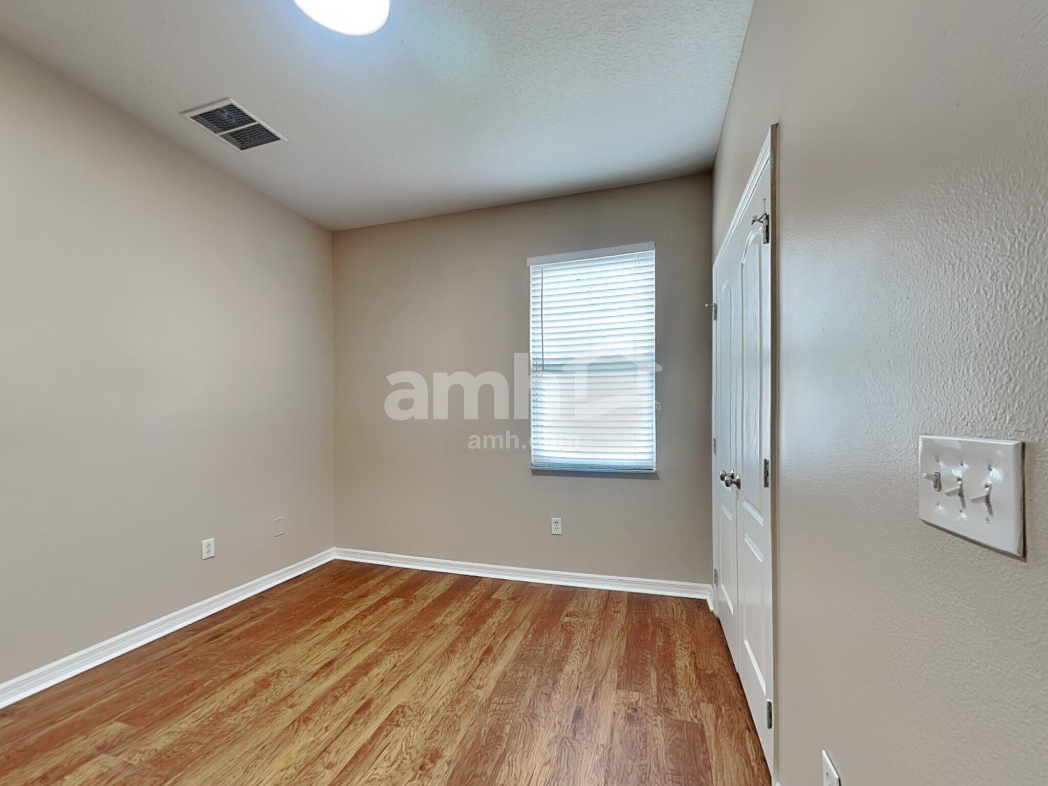 Building Photo - 30652 Palmerston Pl