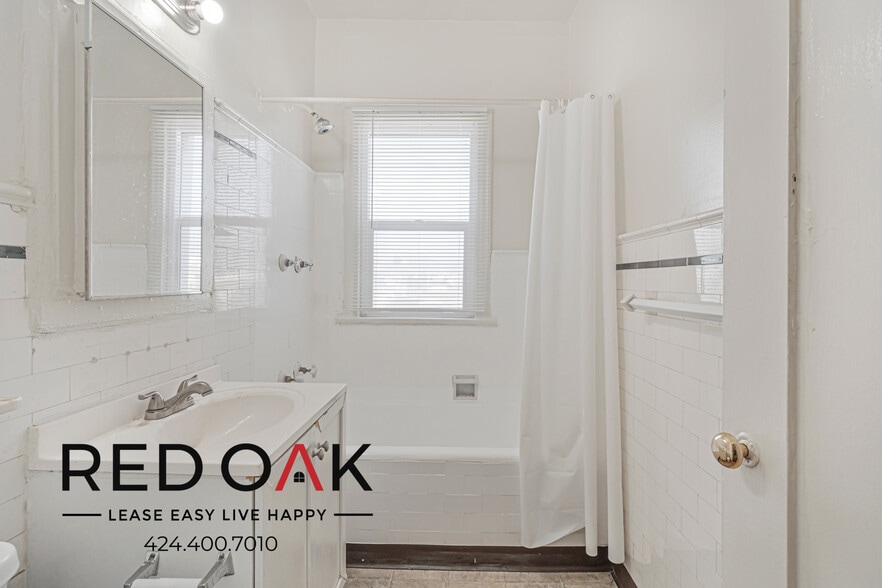 Building Photo - 3918 Beverly Blvd