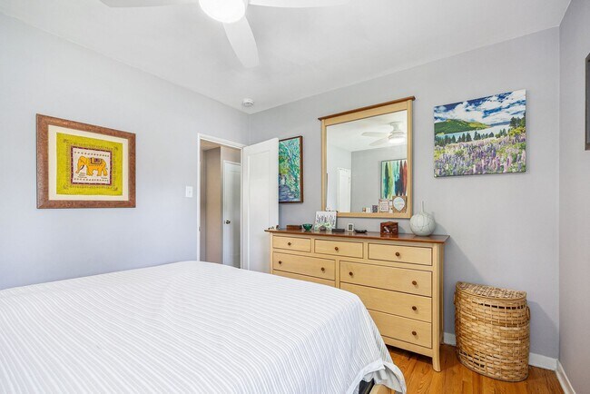 Building Photo - Charming 2bed/1.5bath Bungalow near Wash Park