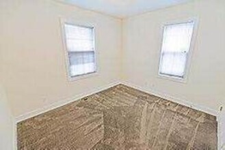 Building Photo - One bedroom close to downtown!