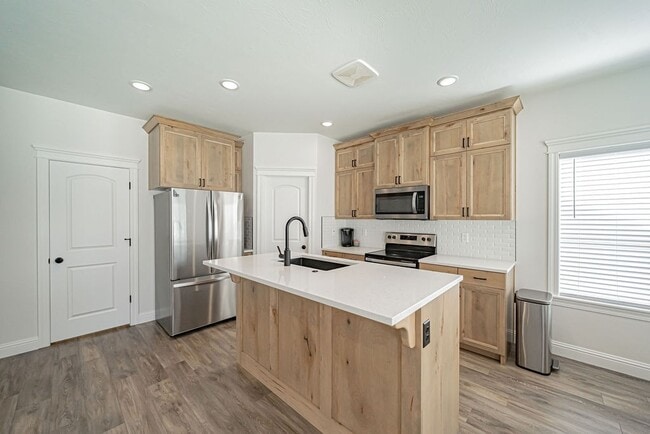 Building Photo - 4725 Witts End Wy
