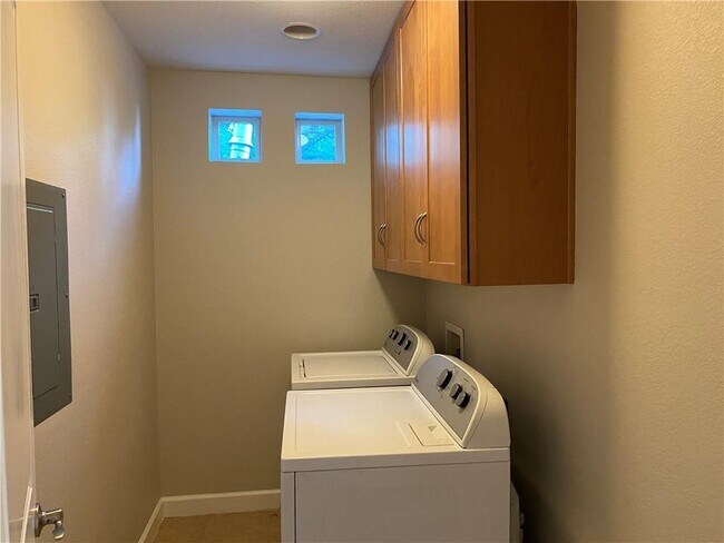 Building Photo - 1514 Betty Jo Dr