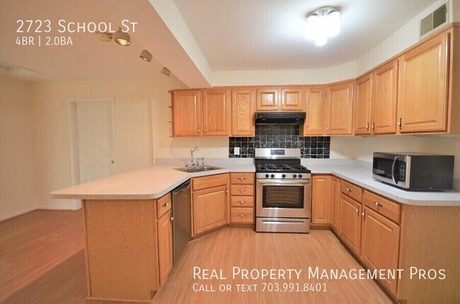 Building Photo - 2723 School St