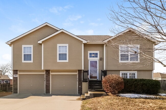 Building Photo - 508 Fall Creek Dr