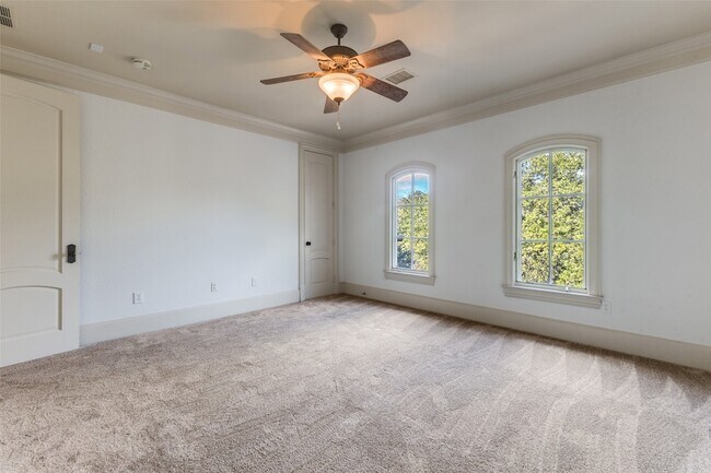 Building Photo - 6416 Dykes Way