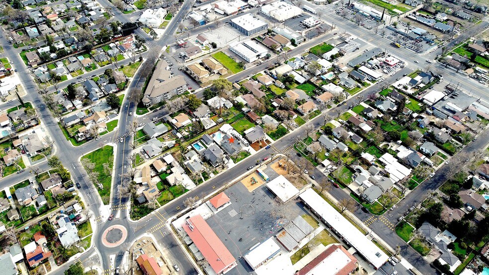 Building Photo - 204 N Santa Ana Ave