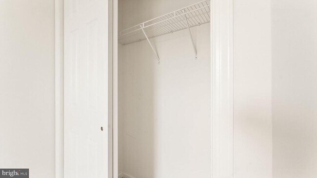 Building Photo - 23100 Dunlop Heights Terrace