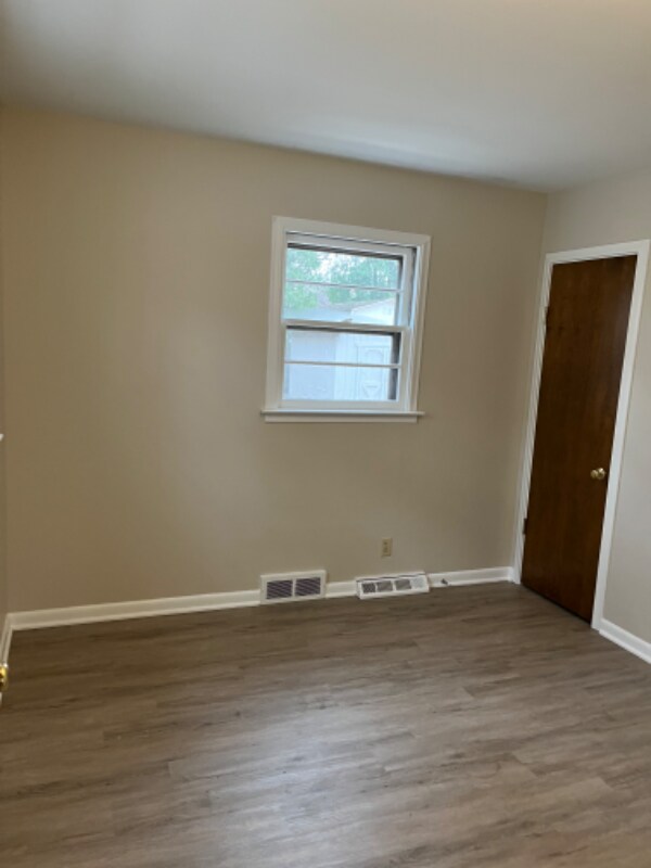Building Photo - 5822 Balfour Rd