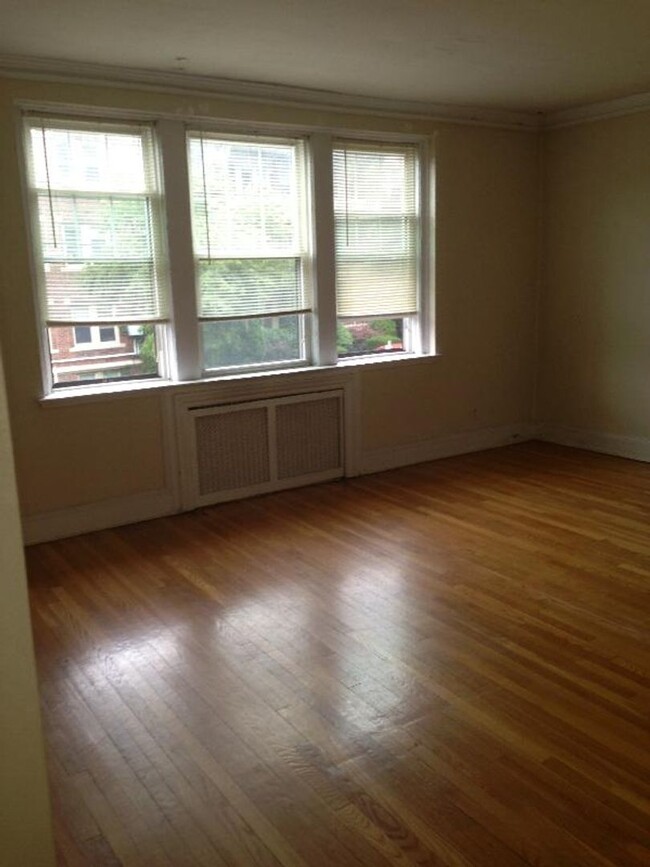 Building Photo - New Allston Listing!!