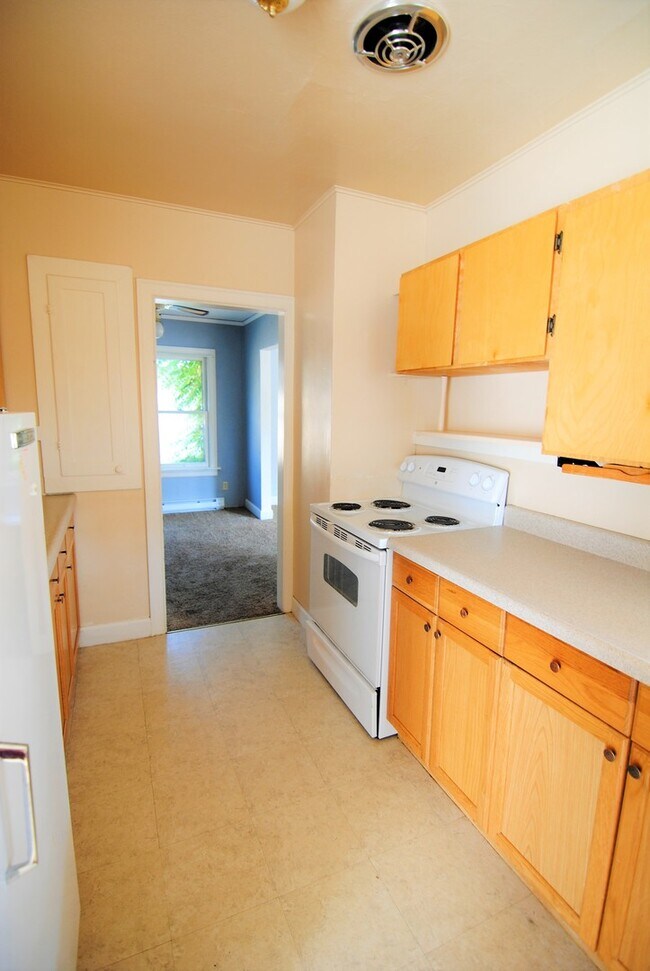 Building Photo - Charming 3 Bedroom, 2 Bath House For Rent!!