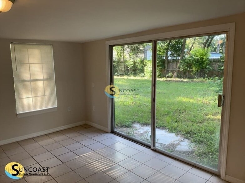 Building Photo - 3721 Colebrooke Dr