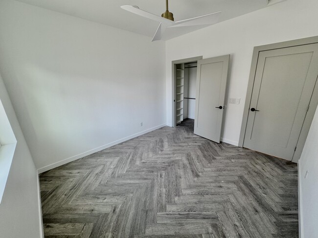 Building Photo - 2643 Summerchase Ave