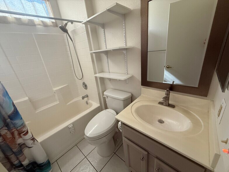 Building Photo - 21735 N Limousine Dr