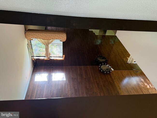 Building Photo - 4 Hazelhurst Dr