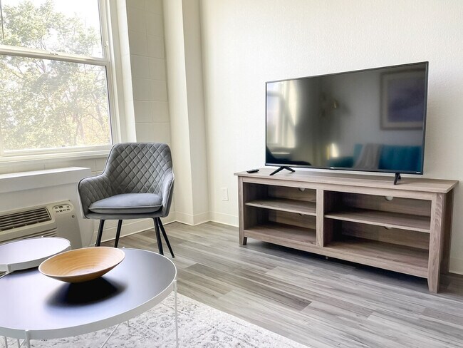 Building Photo - 2515 Burnet Ave