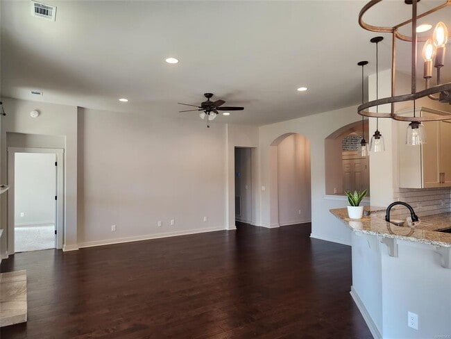 Building Photo - 292 Hedgefield Dr
