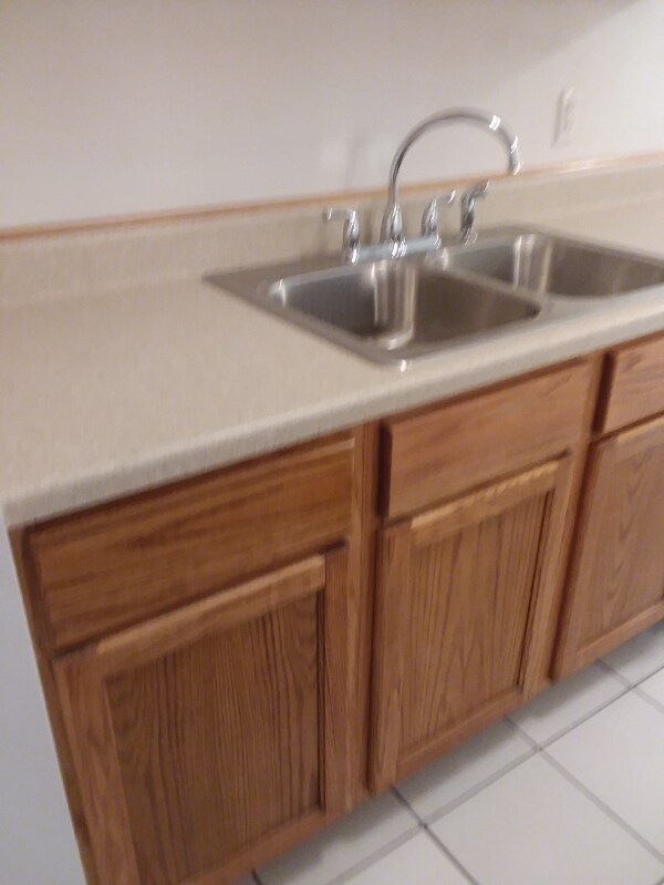 Building Photo - 3246 Douglas Dr N