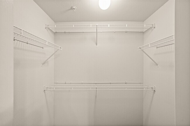 Building Photo - 9200 Westheimer Rd