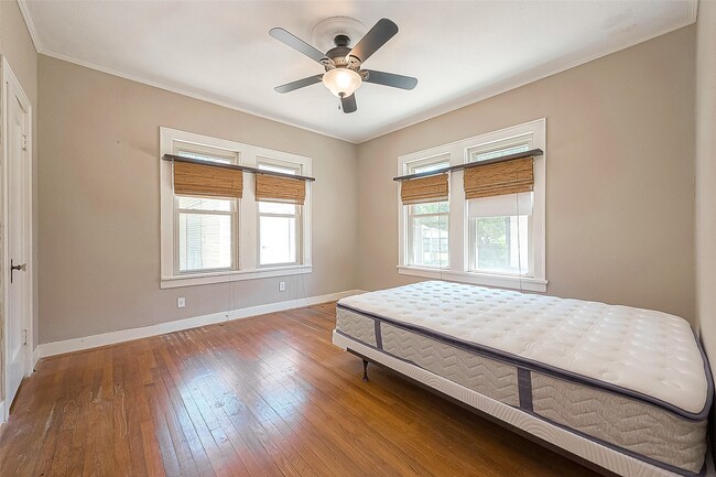 Building Photo - 1309 2nd St